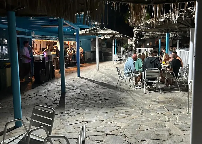 Simon And Ami Aparments