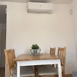 Simon And Ami Aparments