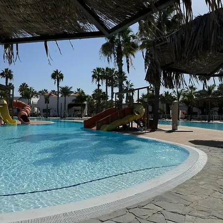 Simon And Ami Aparments شقة *